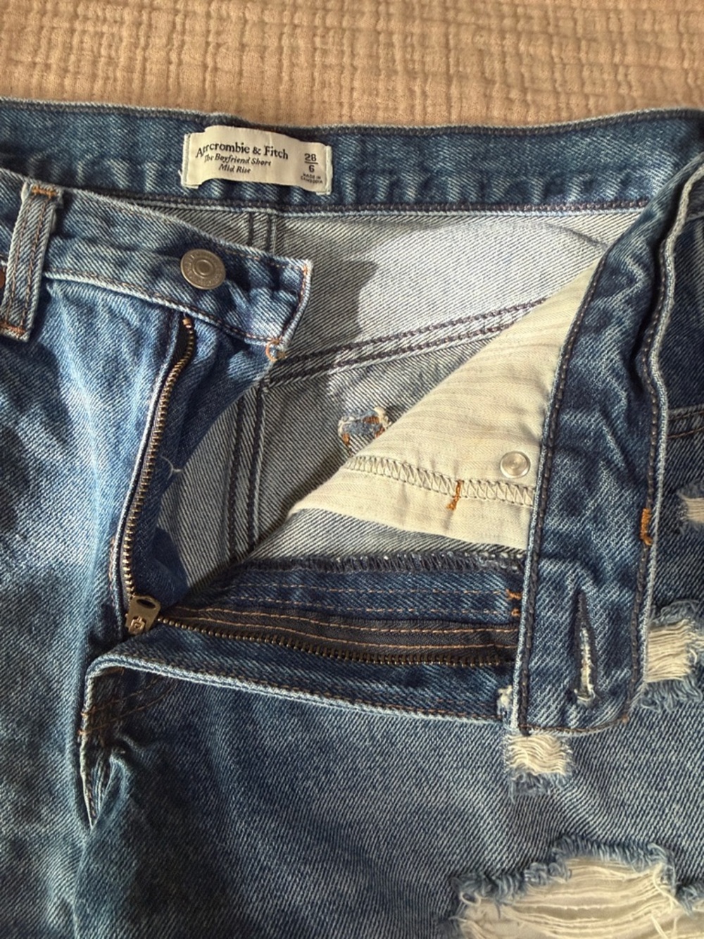 Abercrombie & Fitch Mid Rise “The Boyfriend” denim shorts - Picture 3 of 8
